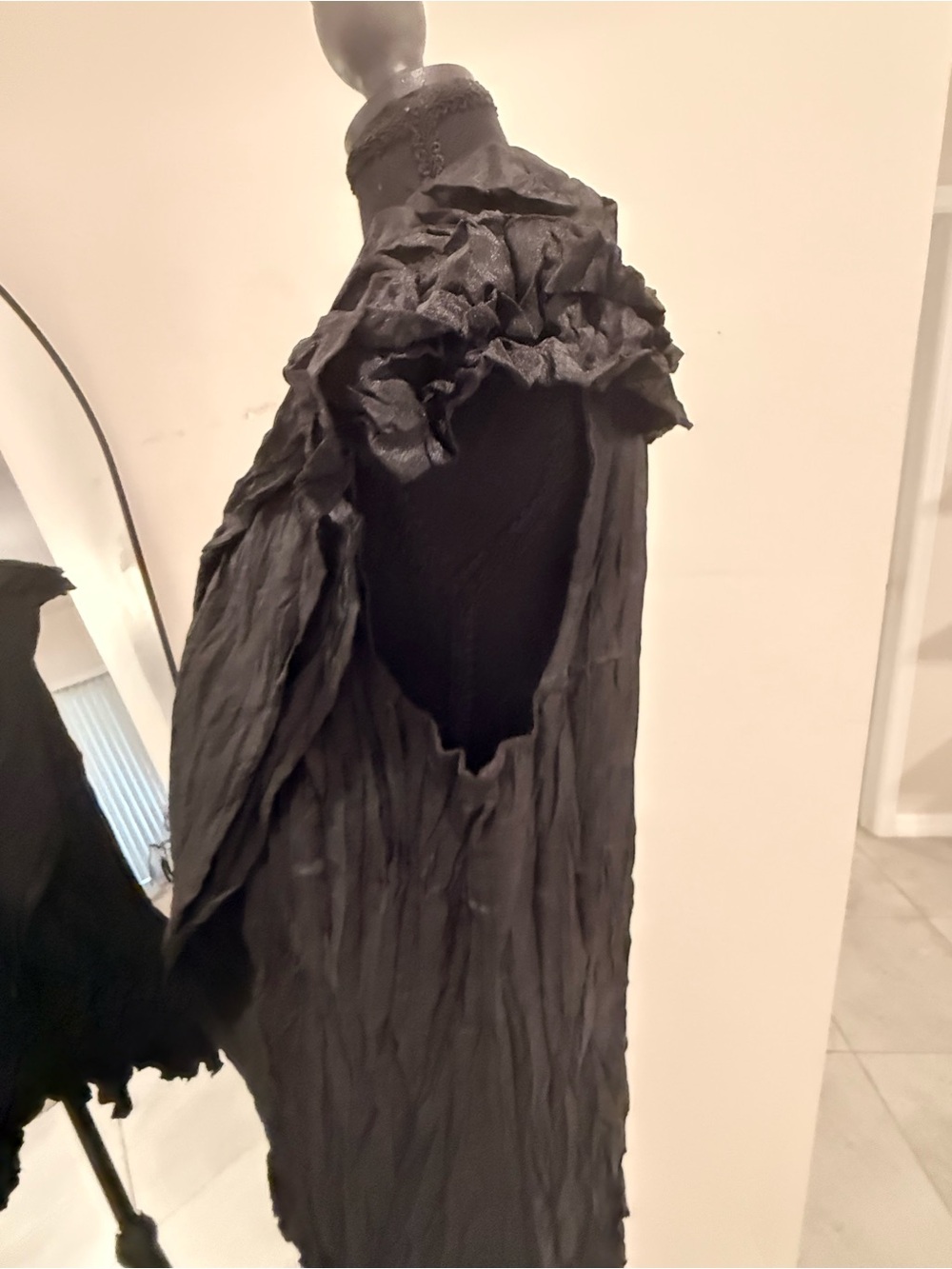 Lindi Black Draped Crinkle Vest - Picture 10 of 11